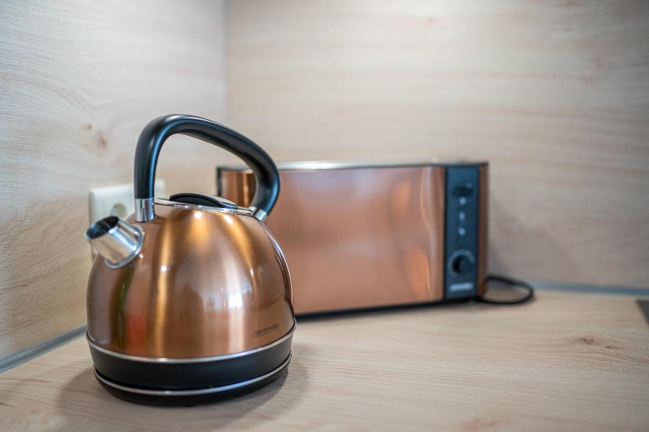 Apartment Golden Design Zentral Familie & Business, Babybett, Buero, Fitnessecke, Naehe Messe Dus