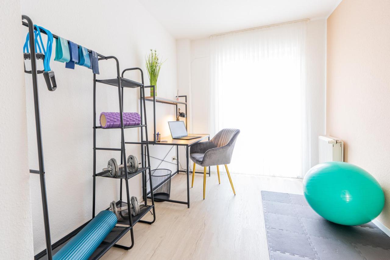 GoldenHome Apartment Küche Büro Fitnessecke Duplex-Garage