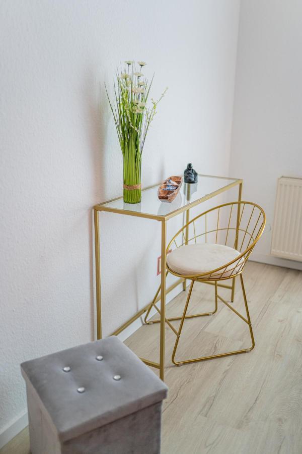 GoldenHome Apartment Küche Büro Fitnessecke Duplex-Garage Apartment Duisburg