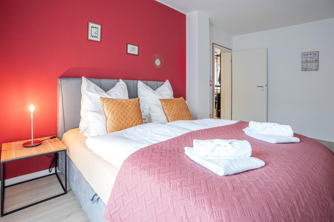 Golden Design Zentral Familie & Business, Babybett, Buero, Fitnessecke, Naehe Messe Dus Apartment Duisburg